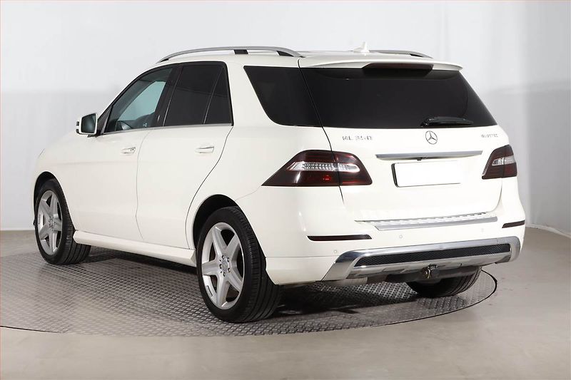 Mercedes-Benz Třídy M (2014) ML 350 BlueTEC, 4X4, Automat - fotka 4 z 28
