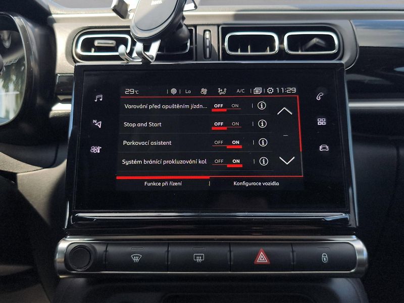 Citroën C3 (2021) SHINE 1.2 81kW, ČR, 1. Maj., P - fotka 21 z 27
