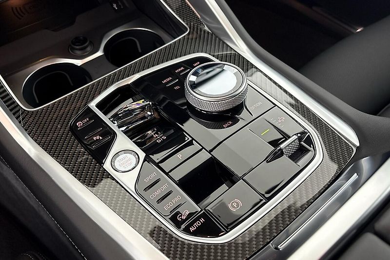 BMW X6 xDrive40d - fotka 24 z 27