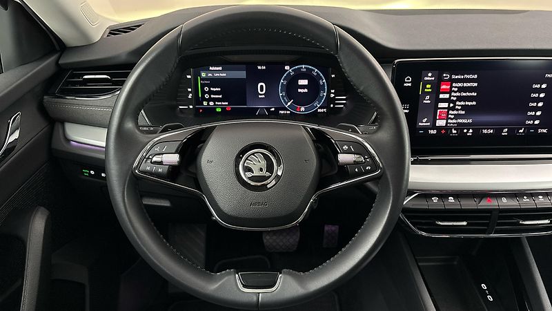 Škoda Octavia 2.0 TDI DSG Style Combi - fotka 9 z 26