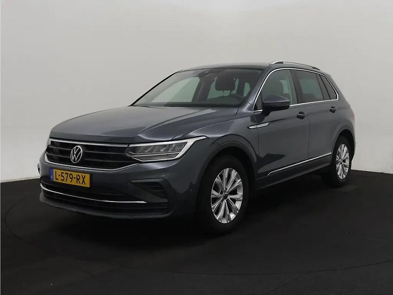 Volkswagen Tiguan 1.5TSI LED ACC TZ 1.Maj DPH - fotografie inzerátu
