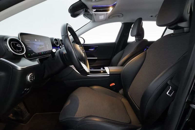 Mercedes-Benz Třídy C 300e Avantgarde Kamera Tažné - fotka 8 z 30