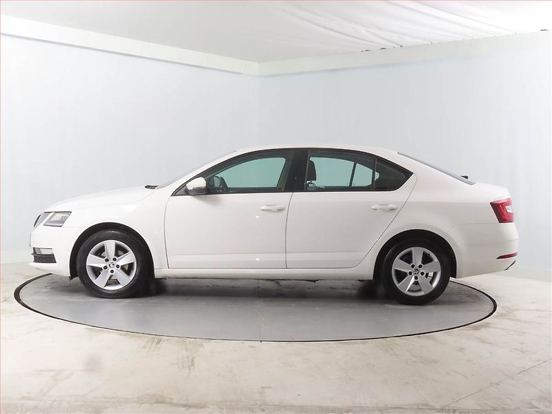 Škoda Octavia (2013) Elegance 1.6 TDI, Xenony - fotka 3 z 13