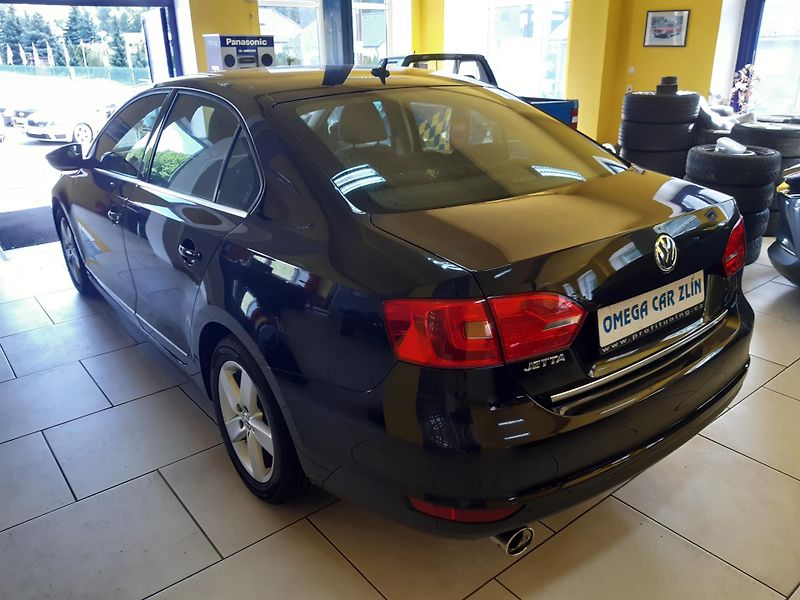Volkswagen Jetta 1.2 TSI DigiKlima 33000km!! - fotka 5 z 22