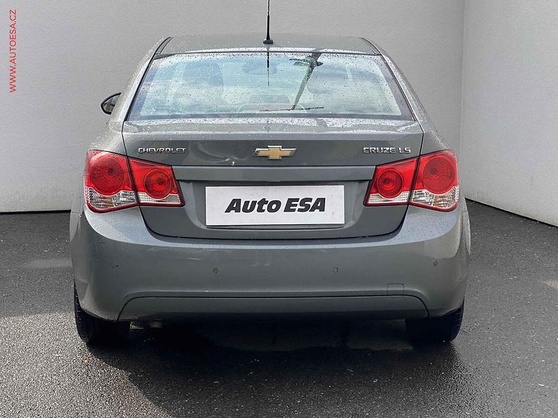 Chevrolet Cruze (2010) 1.6i, ČR, Klima - fotka 5 z 15