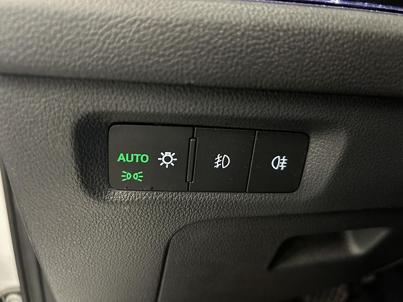 Škoda Octavia (2023) 2.0TDi DSG Style Matrix LED TZ - fotka 11 z 28