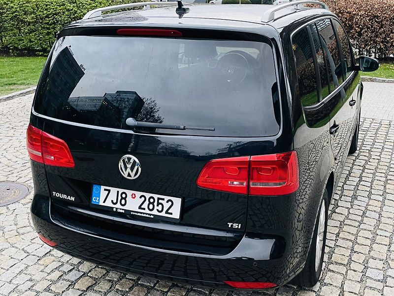 Volkswagen Touran 1.4TSI VÝHŘEV SERVISKA TAŽNÉ - fotka 13 z 43