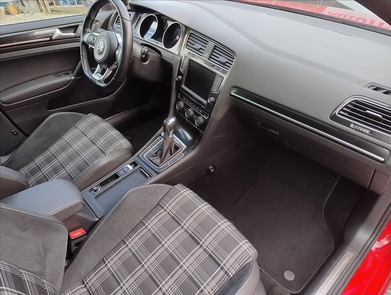 Volkswagen Golf 2,0 TDI GTD  DSG Panorama - fotka 15 z 24
