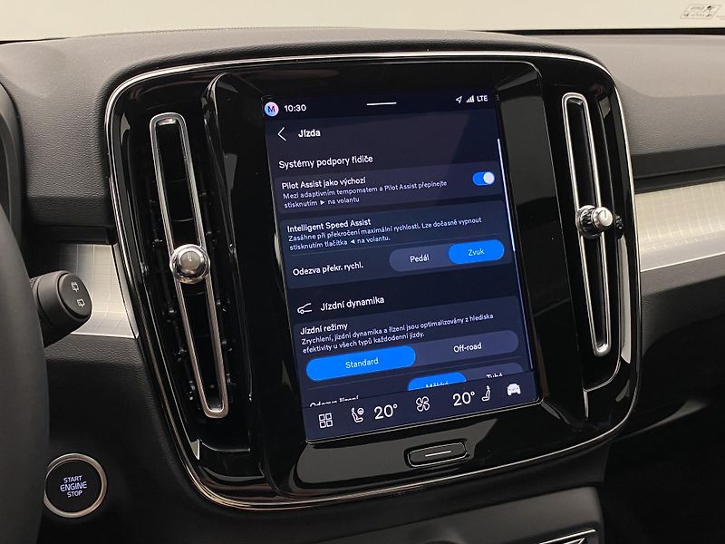 Volvo XC40 (2026) B3 AUT DARK PLUS - fotka 44 z 58