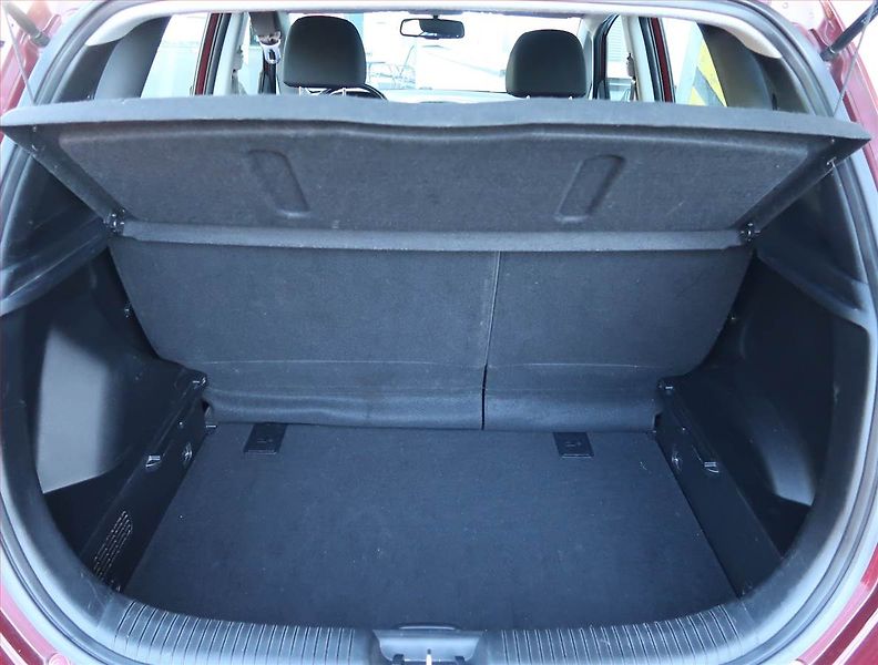 Hyundai ix20 (2015) 1.6 CVVT, Serv.kniha - fotka 13 z 16