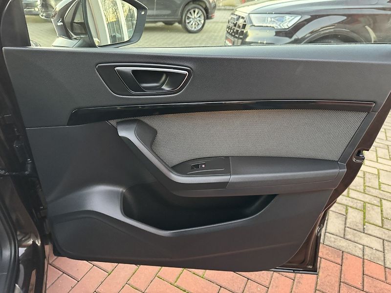 Seat Ateca (2018) 1.4TSi LED Navi Kamera ACC - fotka 21 z 50