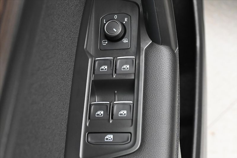 Volkswagen Tiguan Allspace 2,0 TDI 147 kW DSG Elegance 4M - fotka 25 z 34
