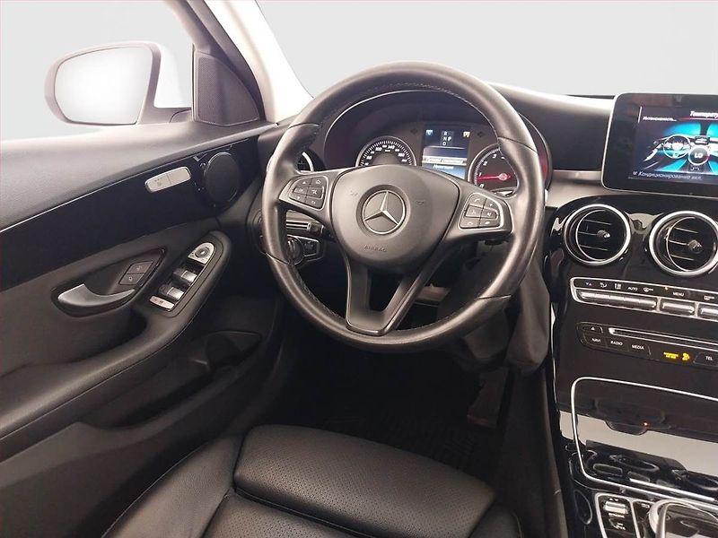 Mercedes-Benz Třídy C (2017) C 180, Automat, Kůže, Navi - fotka 7 z 23