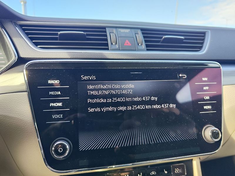 Škoda Superb 2.0 TDI/147kW Style DSG 4x4 - fotka 22 z 34
