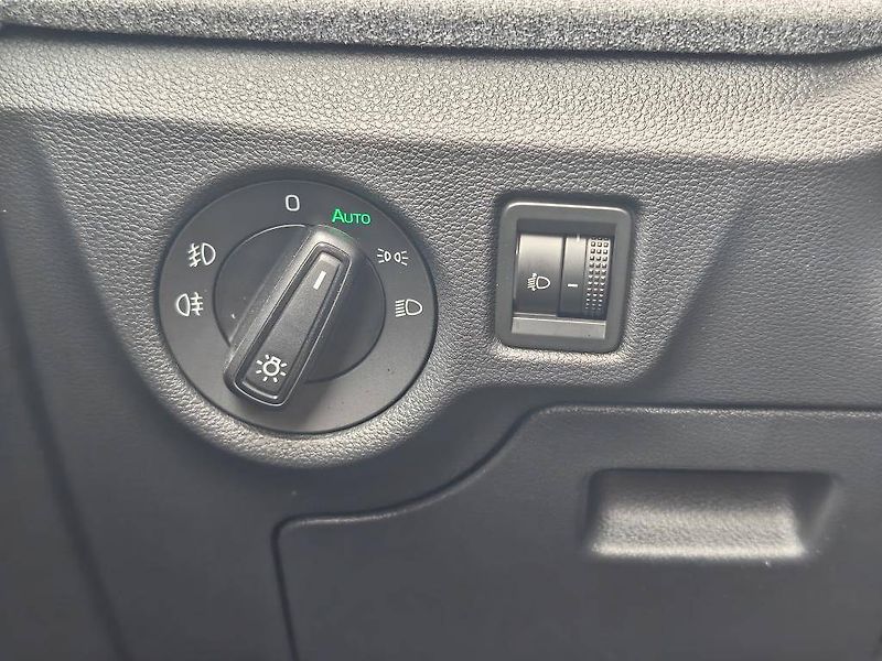 Škoda Kamiq Selection 6MP 1,0TSI - fotka 18 z 22