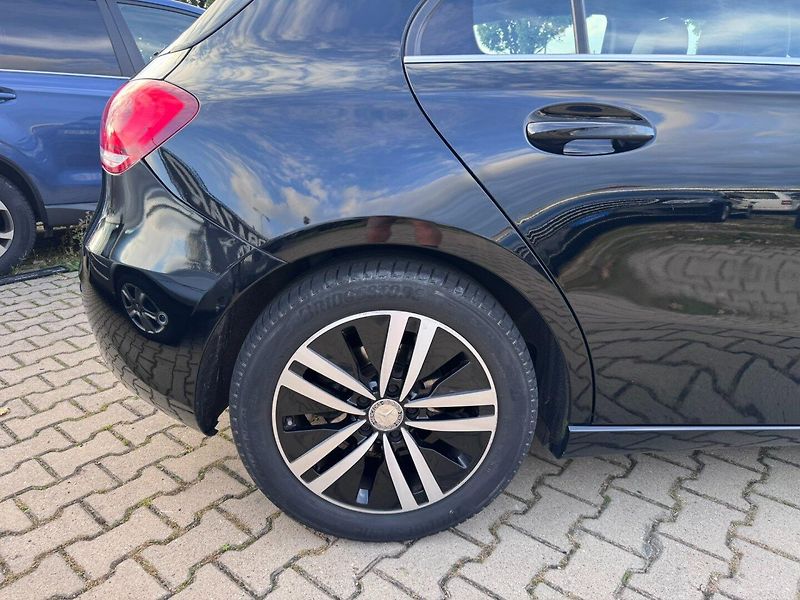 Mercedes-Benz Třídy A (2019) 180D 1,5 85 KW AUTOMAT SPORTB. - fotka 16 z 50