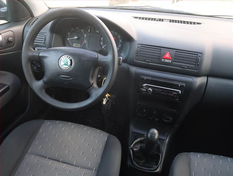 Škoda Octavia (2007) 1.6, po STK, jezdí dobře - fotka 7 z 16