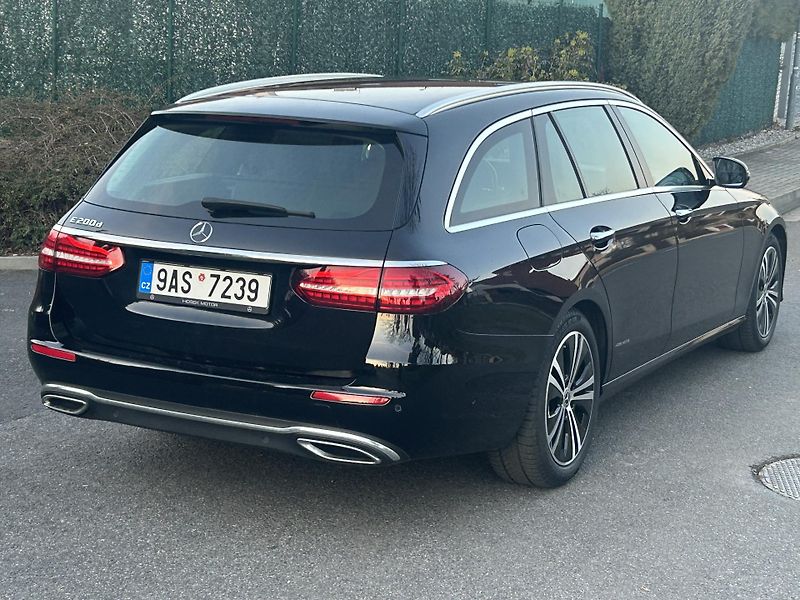 Mercedes-Benz Třídy E (2023) 200d AVANTGARDE ČR 1.maj TAŽNÉ - fotka 16 z 42