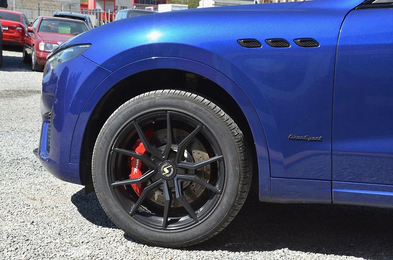 Maserati Levante (2018) S 316kW SQ4 GranSport 106tkm - fotka 9 z 9