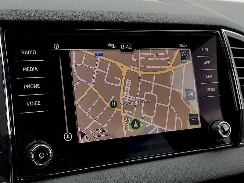 Škoda Karoq (2021) Ambition 2,0 Tdi 85 kw DSG - fotka 19 z 36