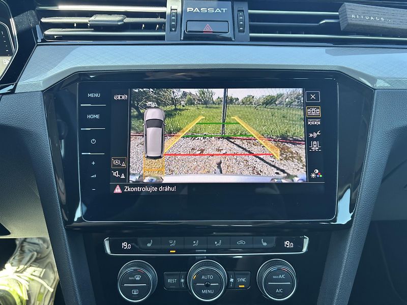 Volkswagen Passat (2020) 2.0TDI Business REZERVACE - fotka 22 z 25