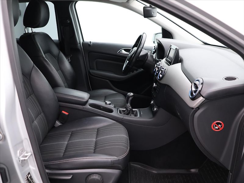 Mercedes-Benz Třídy B 1,6 200i 138kW Navi Xenon - fotka 12 z 37