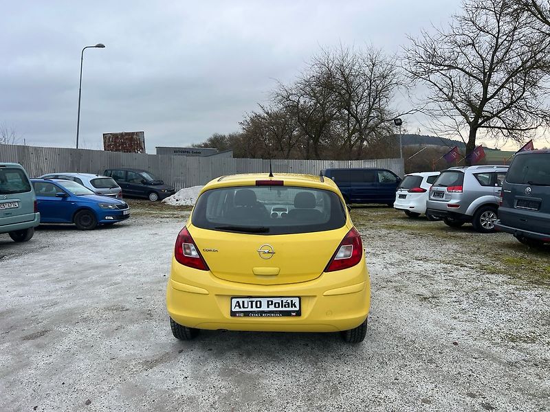 Opel Corsa 1.0i - fotka 11 z 14