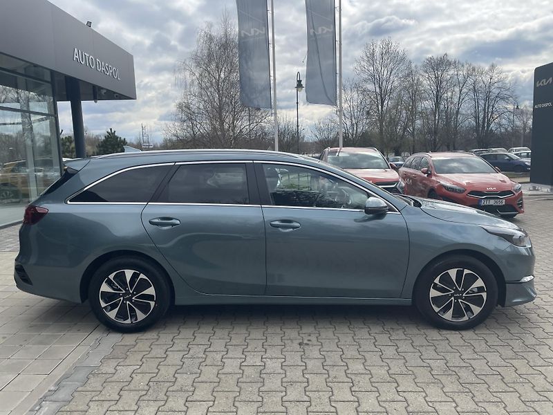 Kia Ceed SW (2025)  1,5 7DCT TOP 