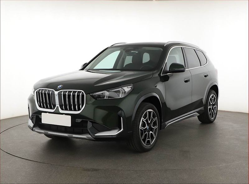 BMW X1 (2025) sDrive20i, XLine, Kamera - fotka 2 z 23