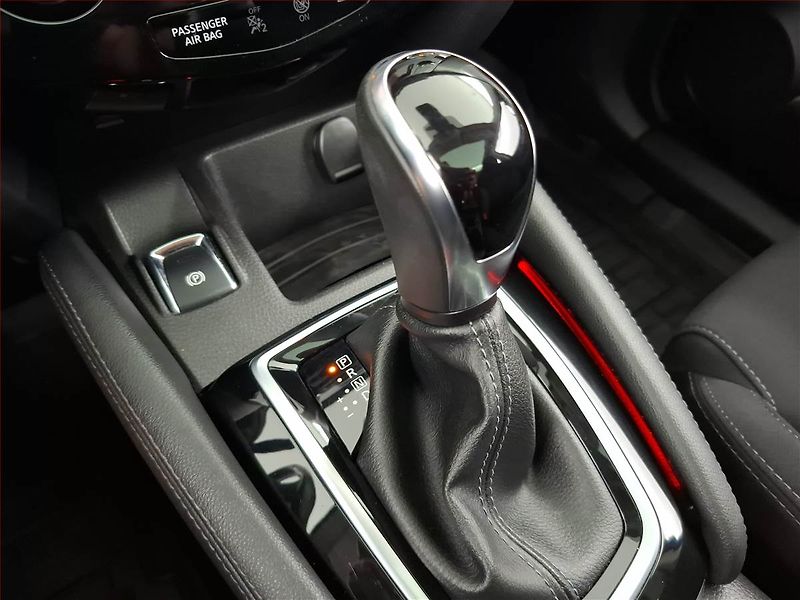 Nissan Qashqai (2019) 1.3 DIG-T, Automat, Serv.kniha - fotka 15 z 20