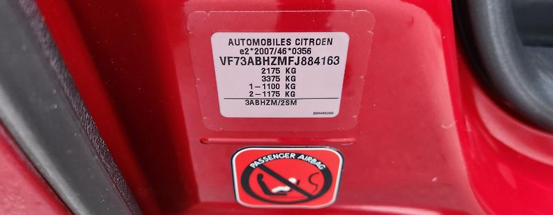 Citroën Grand C4 Picasso (2016) 1.6 HDI 7 MÍST ČR - fotka 20 z 43