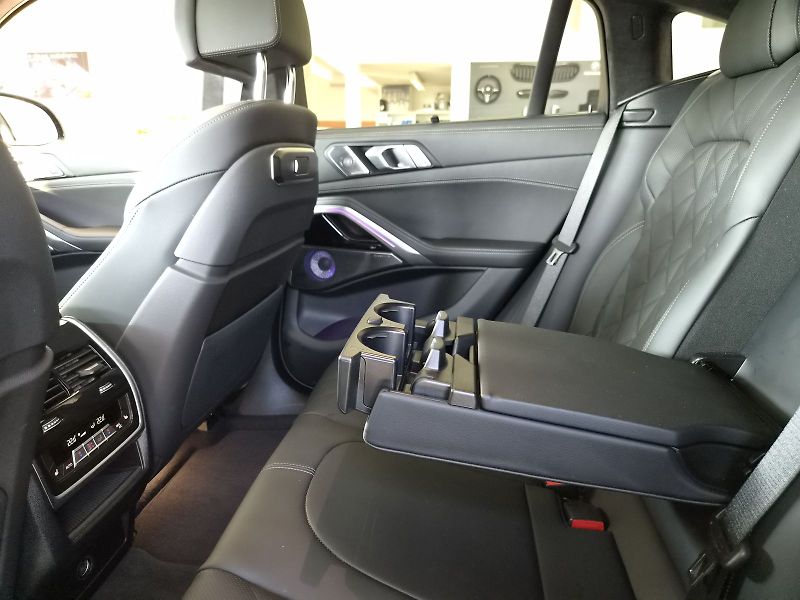 BMW X6 M60i xDrive - fotka 23 z 40