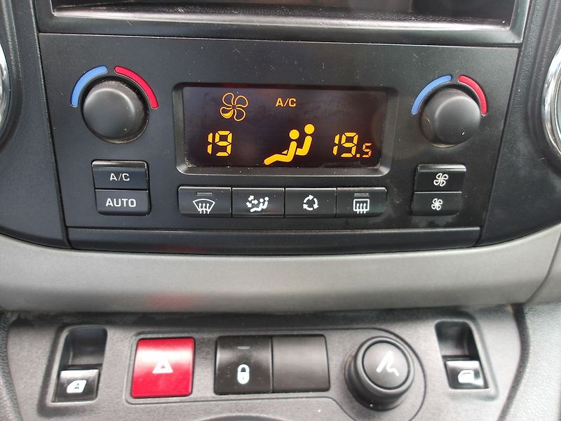 Citroën Berlingo 1,6HDi 2xŠOUPAČKY ! - fotka 25 z 29