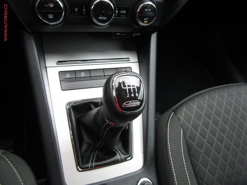 Škoda Octavia (2015) 1.6 TDi 4x4, Edition, bixen - fotka 20 z 23