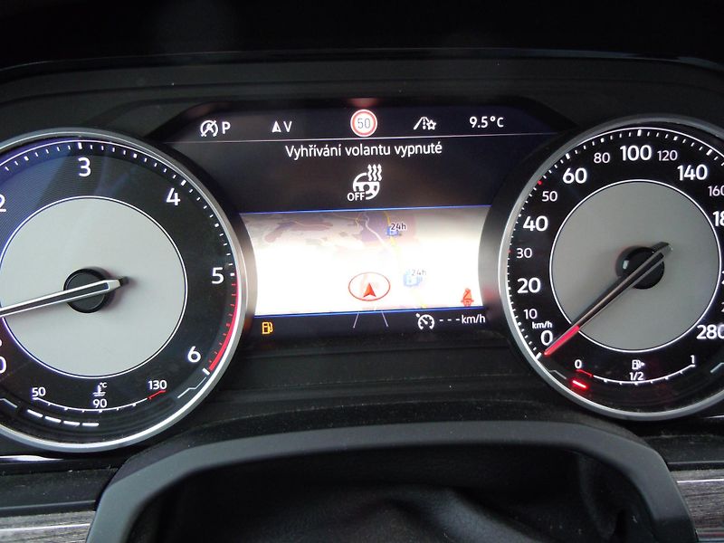 Volkswagen Touareg 3,0TDI VZDUCH KŮŽE HUD TAŽNÉ - fotka 15 z 40