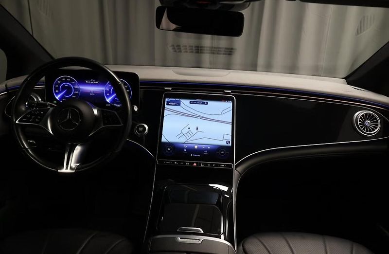 Mercedes-Benz EQE 350 AMG Kam Vzduch BLIS LED - fotka 13 z 21