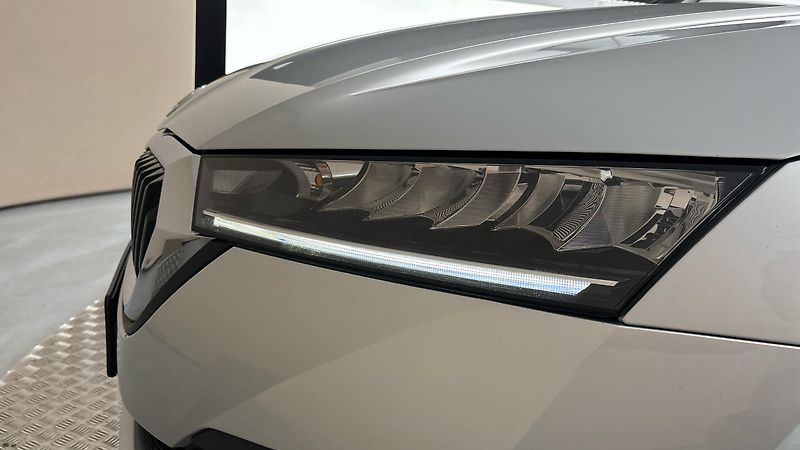 Škoda Octavia 1.0 TSI Ambition Combi - fotka 18 z 24