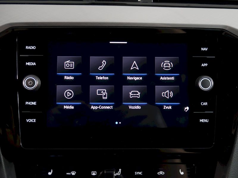 Volkswagen Passat (2022) BUSINESS PREMIUM 2.0TDI 110KW - fotka 21 z 38