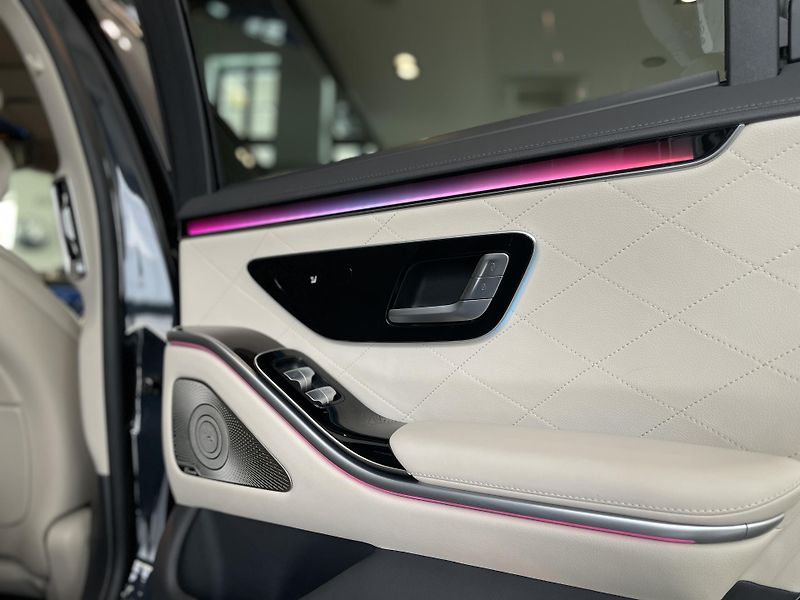 Mercedes-Benz Třídy S 400d 4Matic - fotka 17 z 44