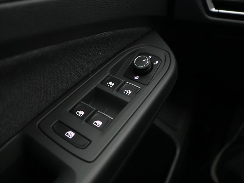 Volkswagen Golf Variant 1,5 TSI 110kW Evo Life CZ DPH - fotka 15 z 30