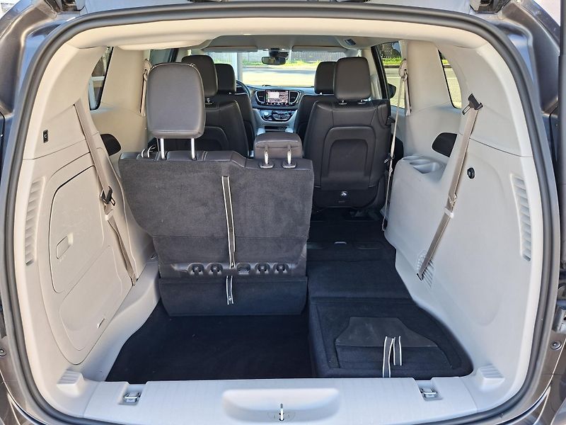 Chrysler Pacifica (2022) 3,6L V6 HYBRID, kůže, servis  - fotka 15 z 33