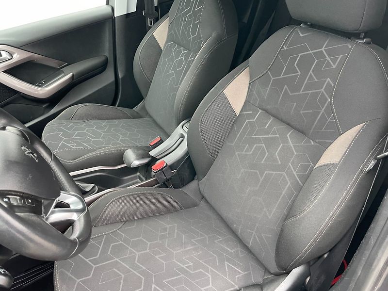 Peugeot 2008 (2014) 1.6HDi Klima! - fotka 15 z 28