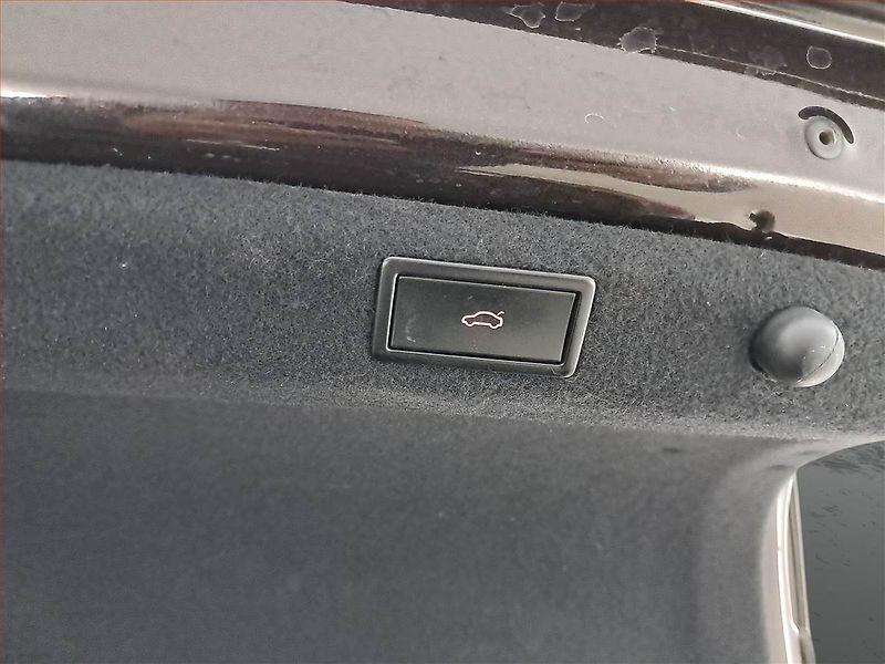 Škoda Superb (2016) 2.0 TDI, Automat, Kůže, Navi - fotka 16 z 24