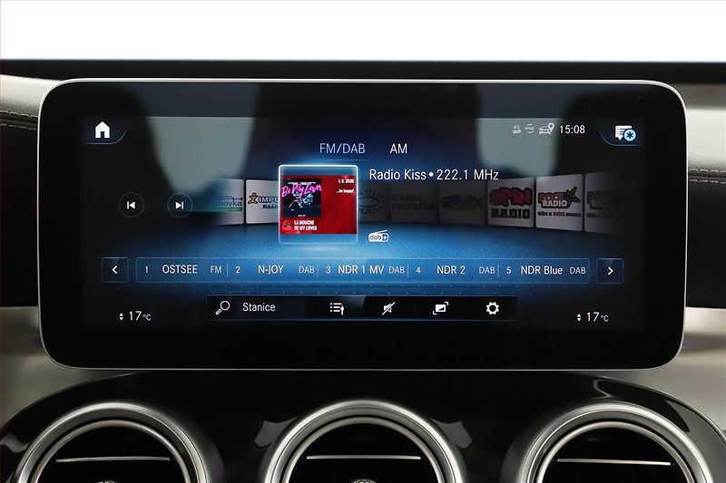 Mercedes-Benz GLC (2020) 300 e 4MATIC - fotka 14 z 22