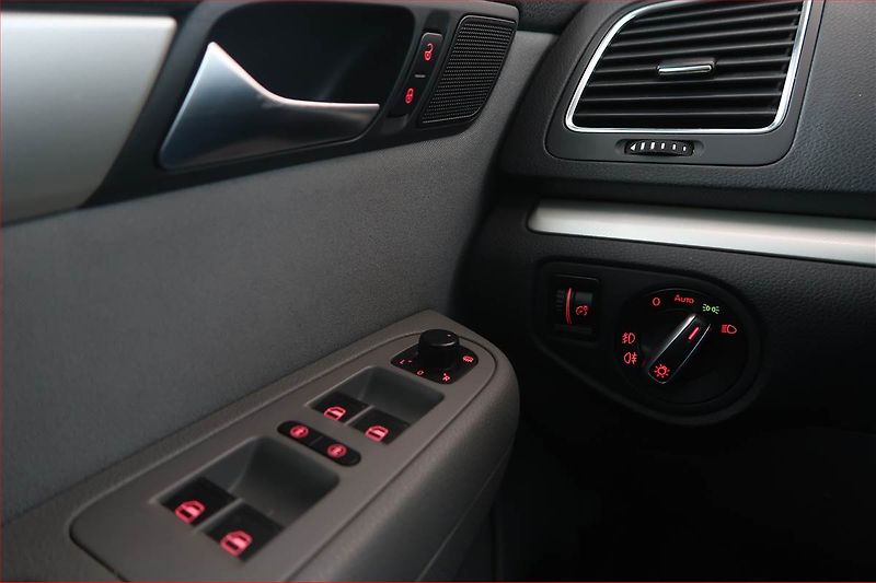 Seat Alhambra (2011) 1.4 TSI, 7 míst, Serv.kniha - fotka 15 z 19