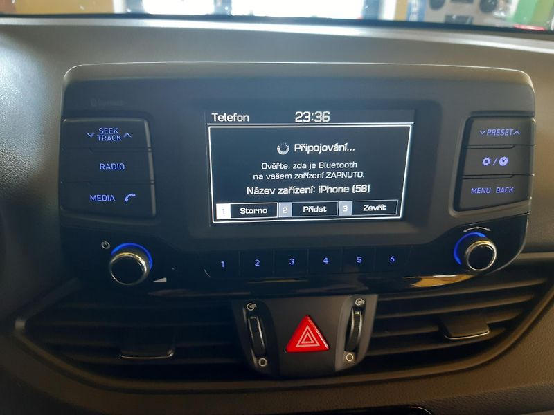 Hyundai i30 1.0 T-GDI Combi 88KW 62000km!! - fotka 11 z 22
