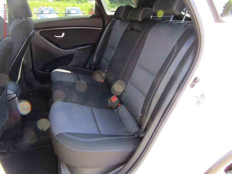 Hyundai i30 (2016) 1.6GDi, ČR, AC - fotka 10 z 22