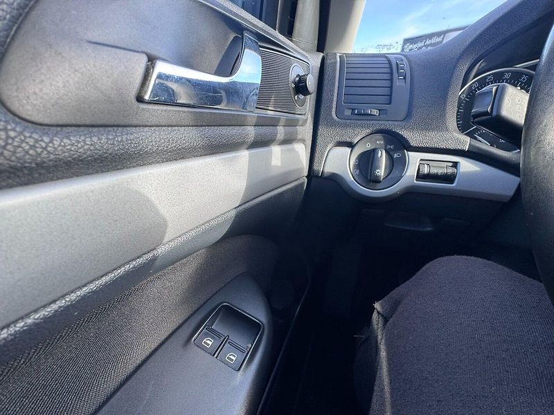 Škoda Octavia (2012) 1,6 TDI 77KW TAŽNÉ SK FACELIFT - fotka 25 z 49