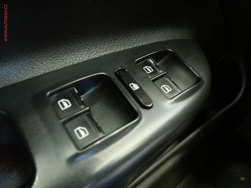 Škoda Octavia (2009) 1.9tdi, Elegance - fotka 14 z 20