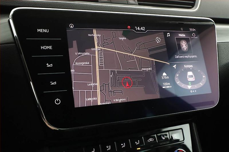 Škoda Superb (2017) 1.6 TDI, Navi, Xenony - fotka 18 z 20